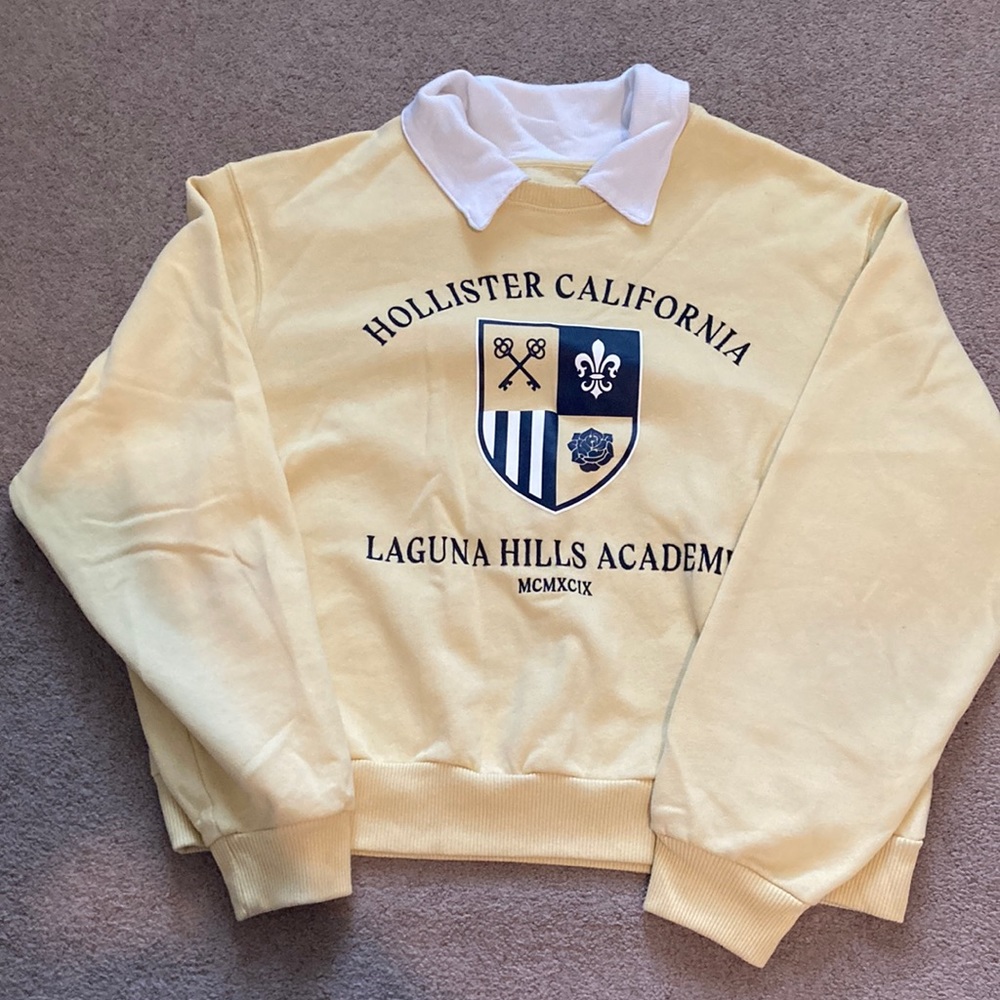 Hollister crewneck